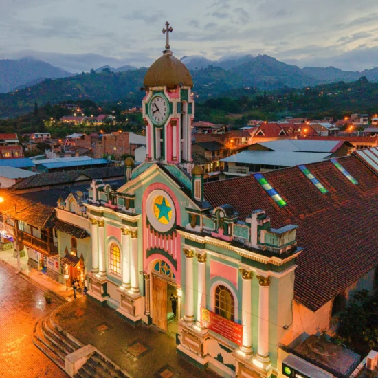 andres-medina-YxcG067aam0-unsplash (2)